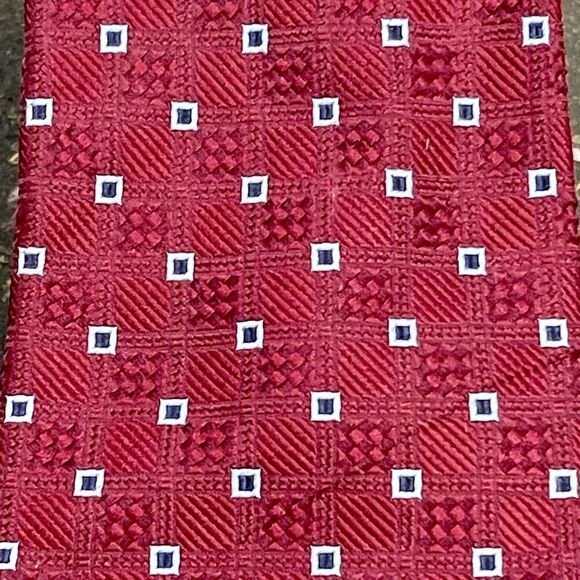 Canali Burgundy Silk Tie. - Picture 2 of 9